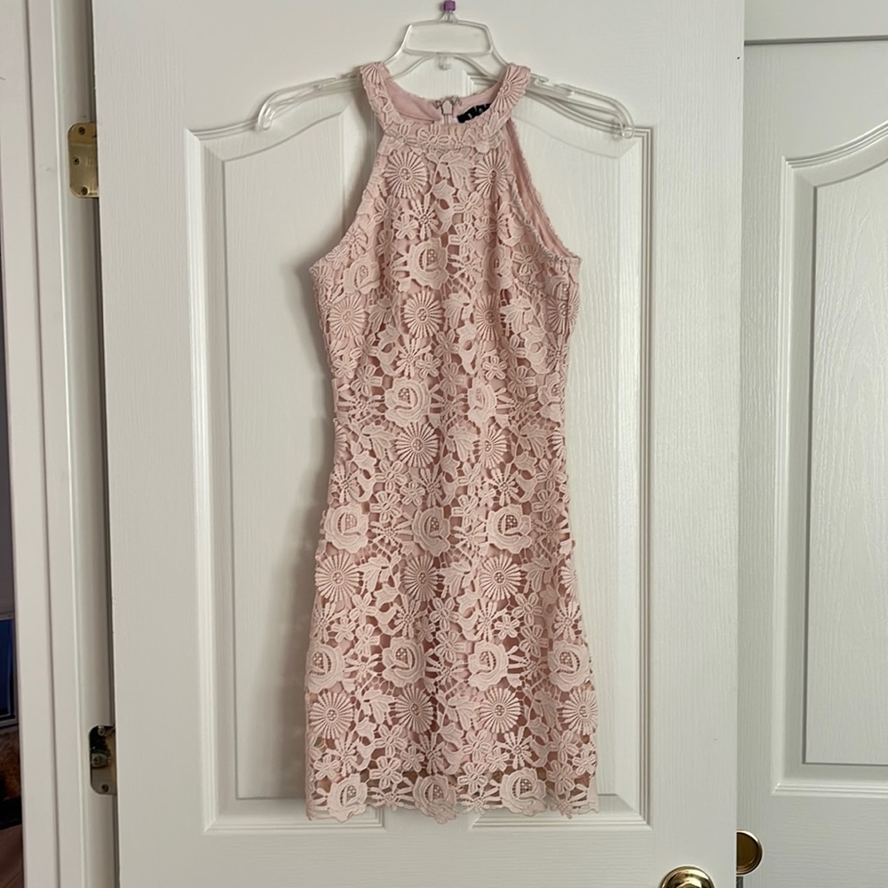 Size XS lulus eyelet lace dress in a soft pink